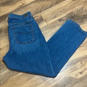 NWT LEE relaxed, fit straight leg mid rise jeans
